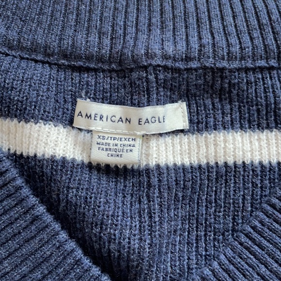 AMERICAN EAGLE OUTFITTERS blue navy striped sweater - Picture 2 of 3